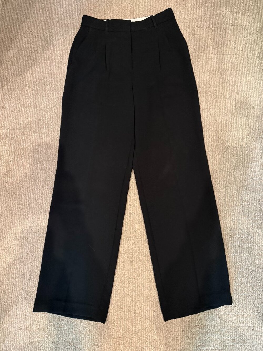 Used Aritzia Effortless Pant - Crepette Sz 8 Black